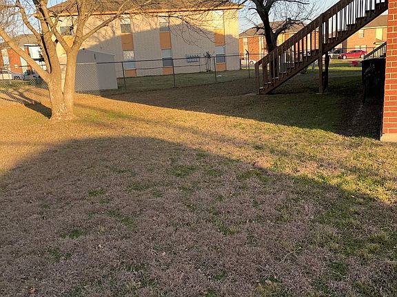 3rd image of 5703 Greengate Dr APT B