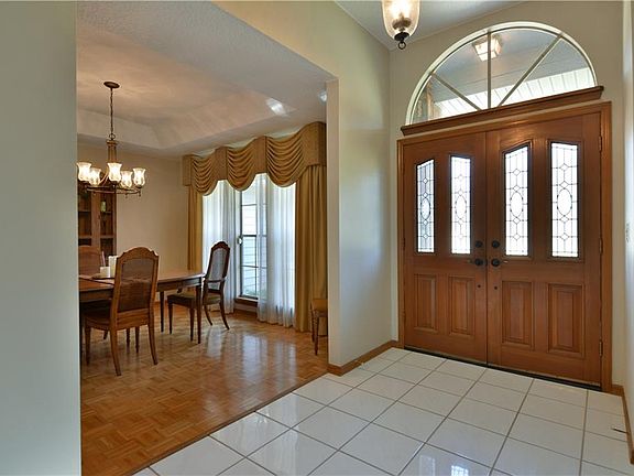 3rd image of 739 Keeneland Pike