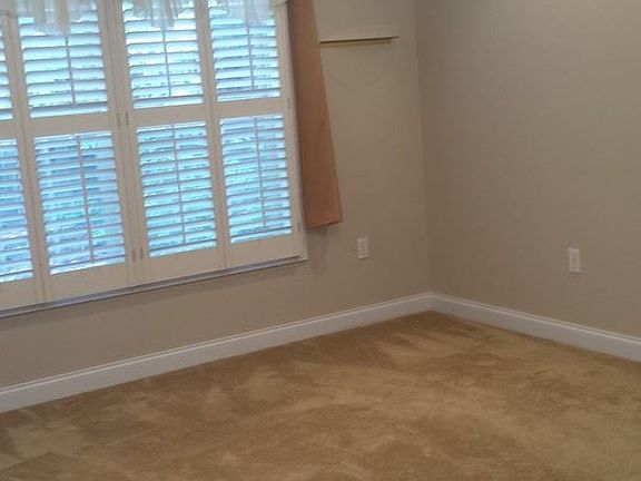 5th image of 218 Michaels Ct