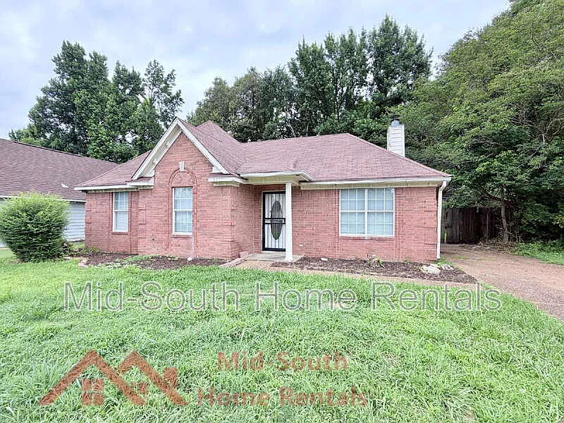 3 bed, 2.0 bath, 1150 sqft, $1,300 — Photo 2