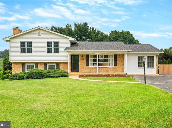7902 Juniper Dr, Frederick, MD 21702