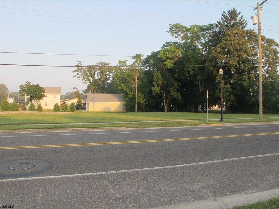 2nd image of 806 Central Ave