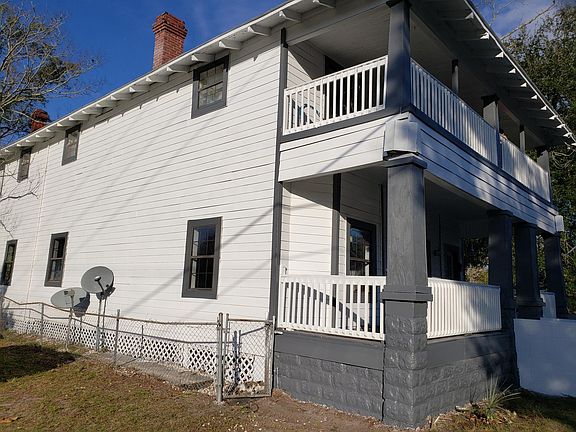4th image of 1129 Grothe St #1