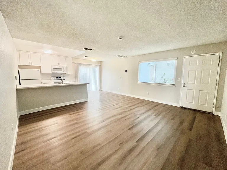 5632 Cypress Avenue — Photo 9