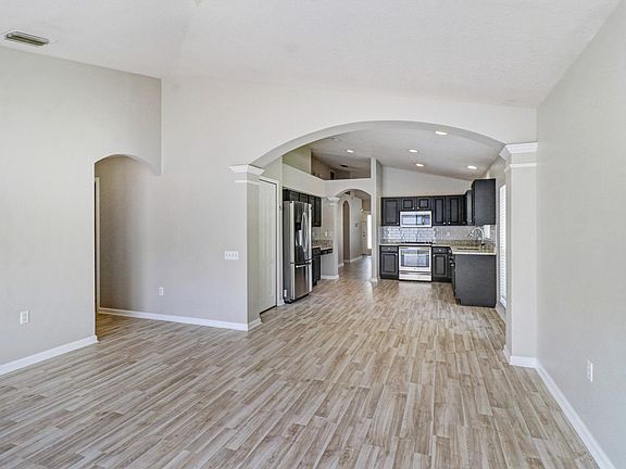 4th image of 30418 Arrochar St