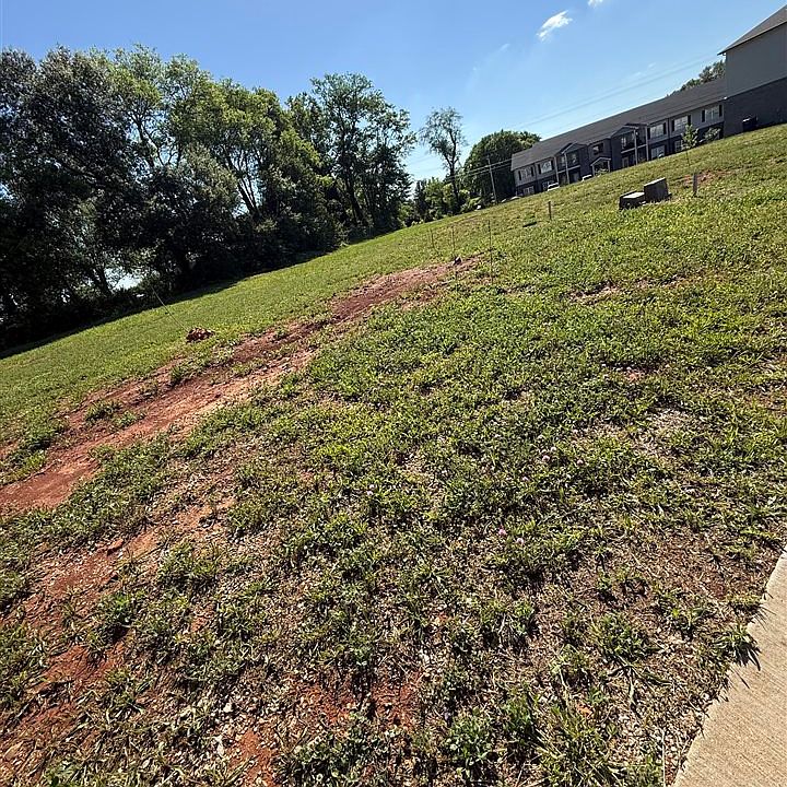 1st image of 557 Yulan Cir