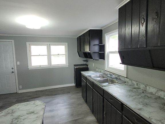 5th image of 2529 S 13th St