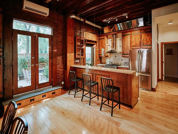 5th image of 203 E 13th St APT 2AB