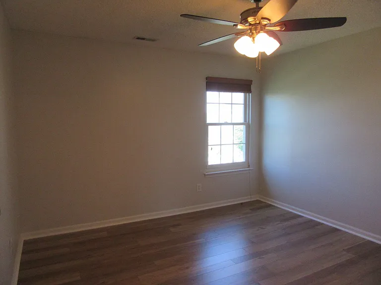 416 Iron Bridge Ln — Photo 30