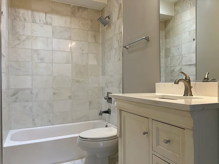 1209 G St SE #8 — Photo 21