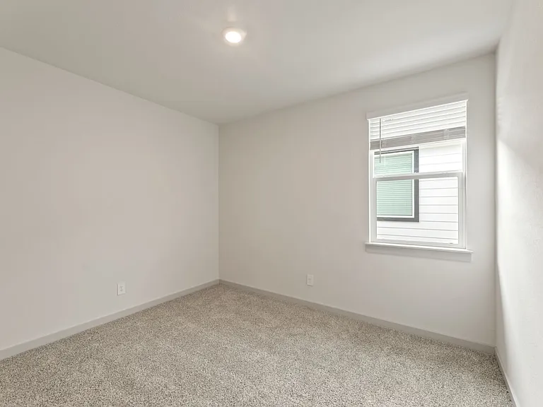 237 Ashford St — Photo 11