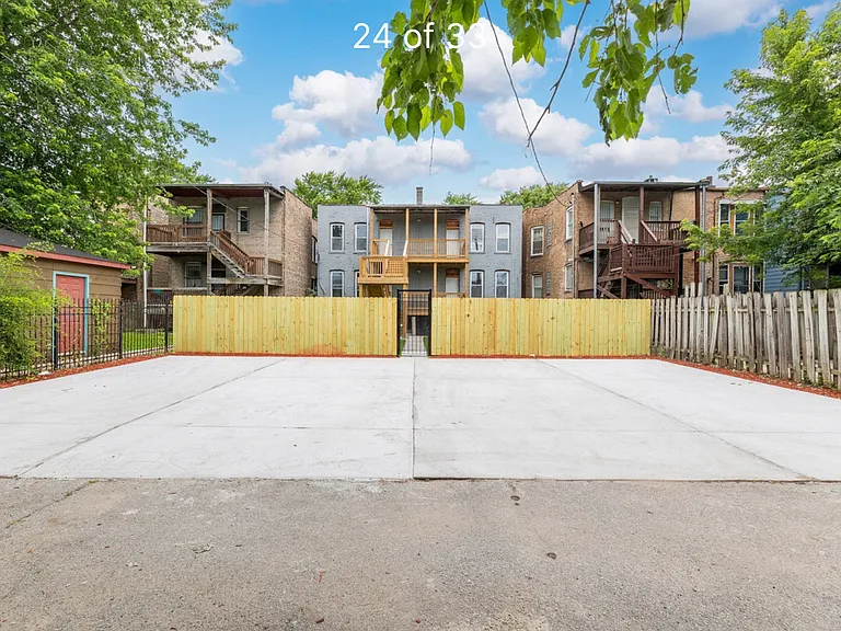 1421 E 69th Pl #1A — Photo 24