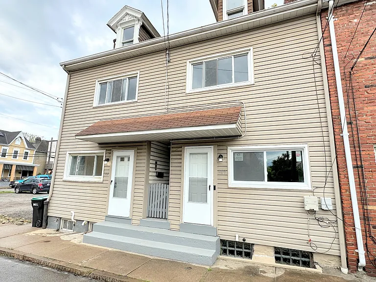 209 Mary St — Photo 2