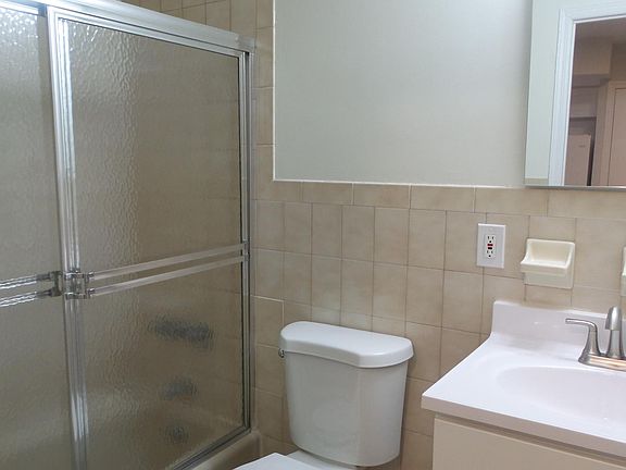 4th image of 1415 117th St Floor 2