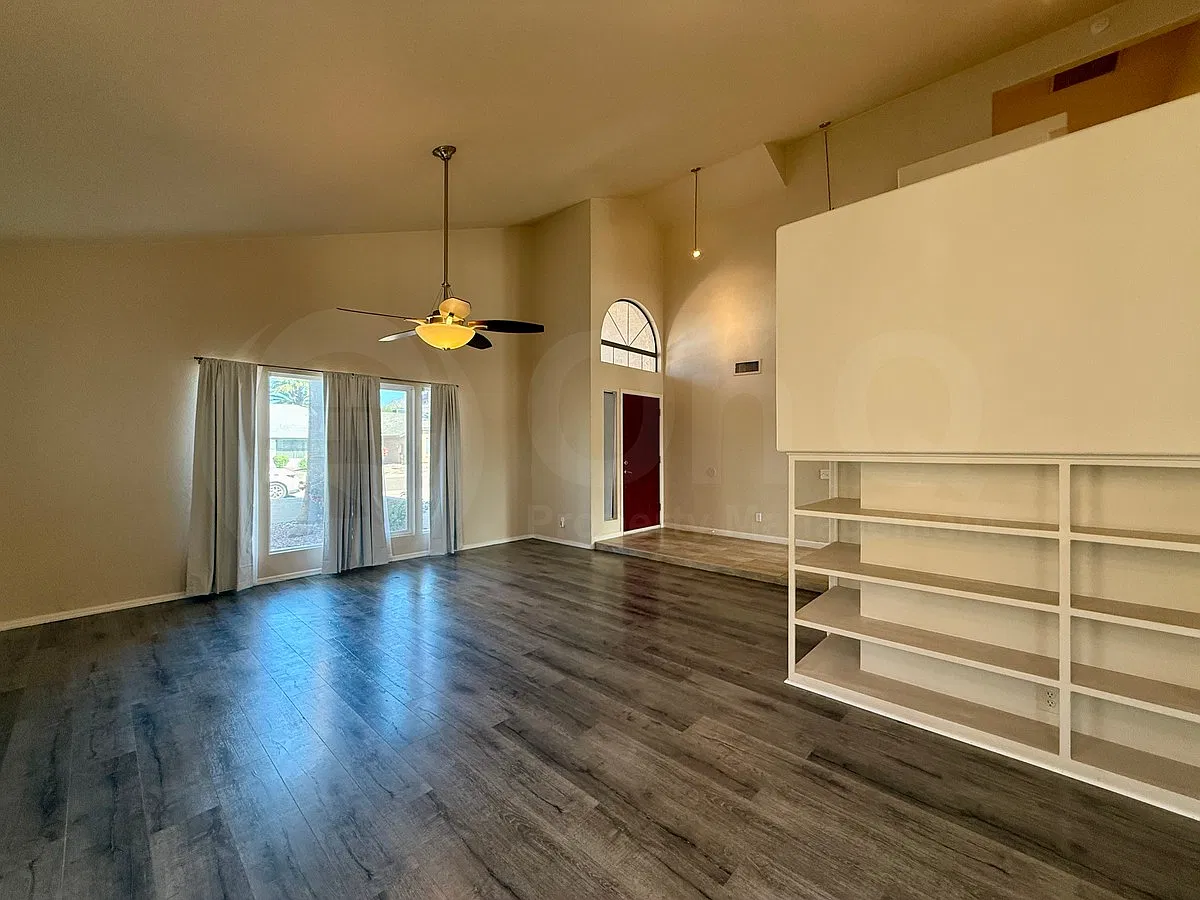 3 bed, 2.0 bath, 2158 sqft, $3,428 — Photo 4