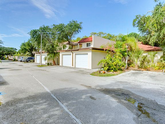 3rd image of 8745 Seagrape Ct #8745
