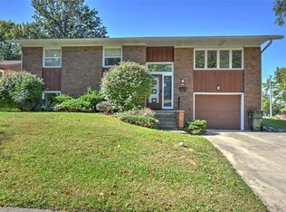 4159 N Sunderland Dr, Decatur, IL 62526