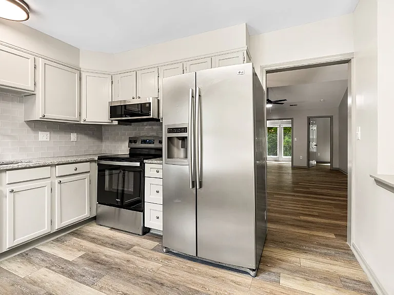 1551 Hunt Club Ct — Photo 5