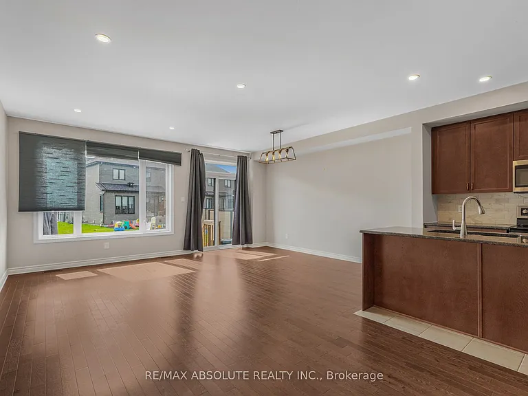 741 Namur St — Photo 8