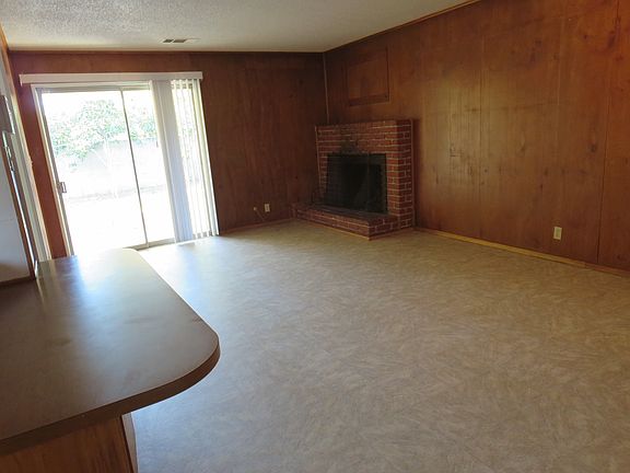 Family/Dining Room Combo