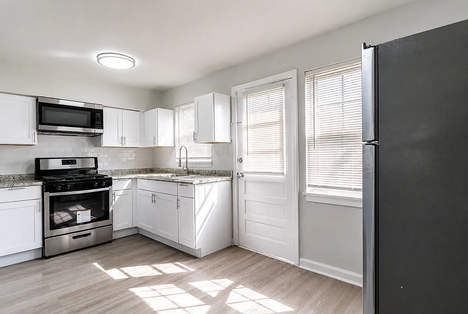 2 bed, 1220 sqft, $1,350 — Photo 4