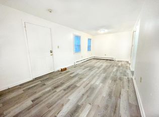 1 Hampshire Pl #8, Lowell, MA 01850
