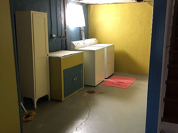 Basement Laundry 