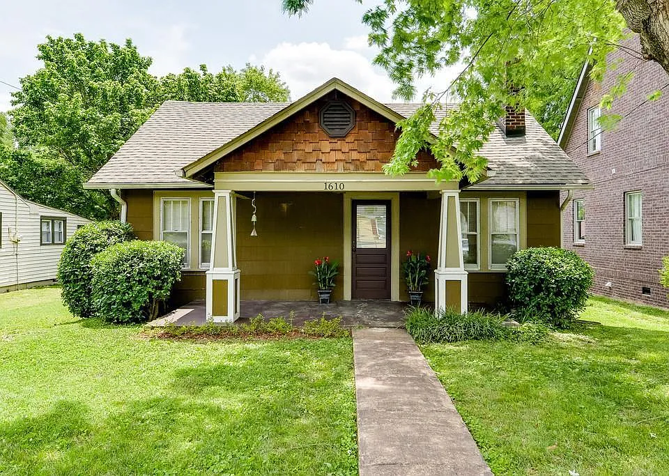 1610 Eastside Ave