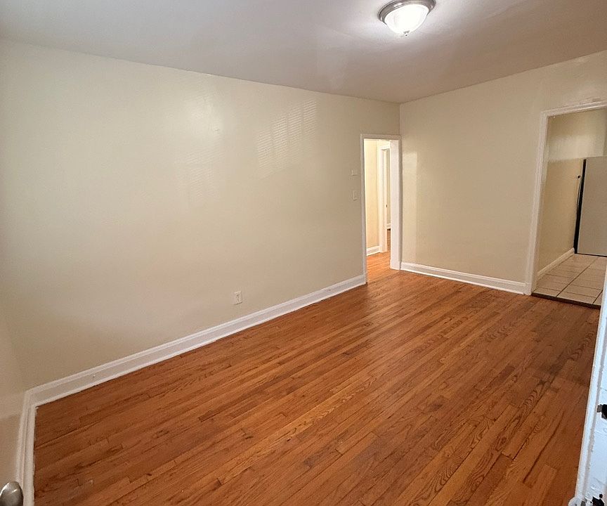 1st image of 4333 Hamilton Ave #1