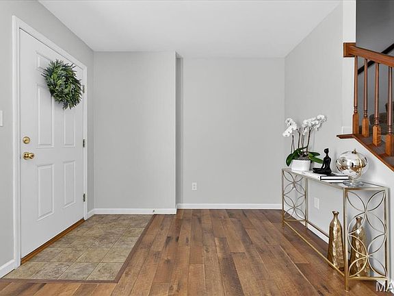 3rd image of 401 Wild Oak Dr