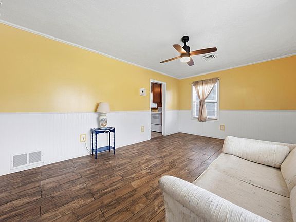 5th image of 271 N Willow Dale Rd