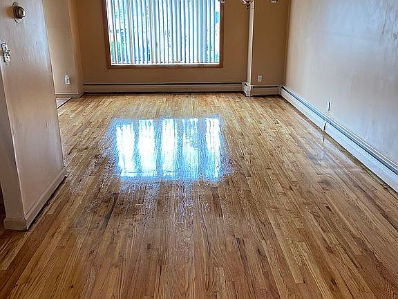 3rd image of 814 Franklin Pl