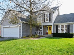 2051 Edinburgh Ln, Aurora, IL 60504