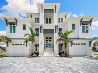 273 Trade Winds Ave, Naples, FL 34108