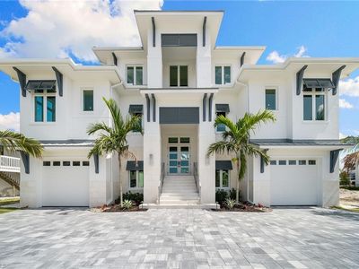 273 Trade Winds AVE, Naples, FL, 34108