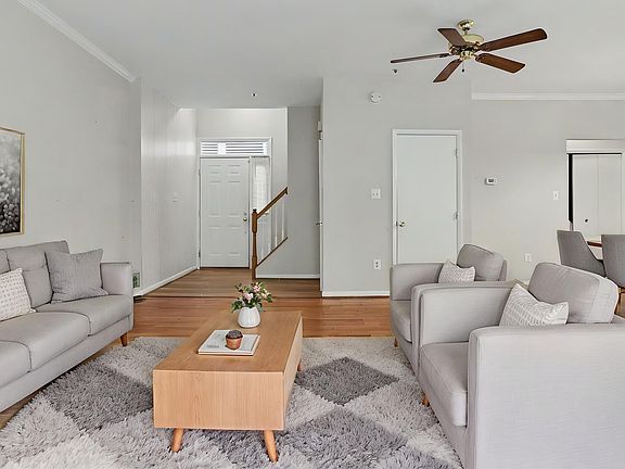 3rd image of 10225 Cove Ledge Ct