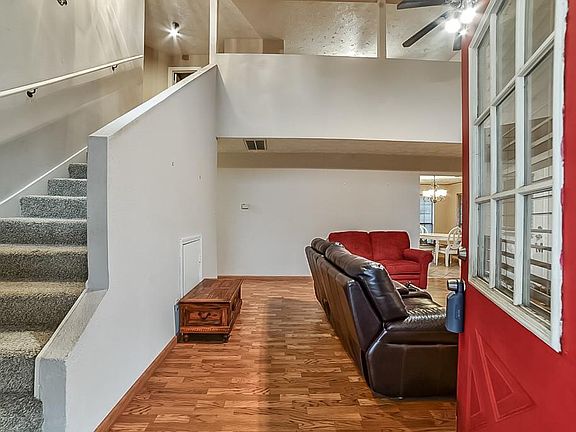 4th image of 17926 Country Place Dr