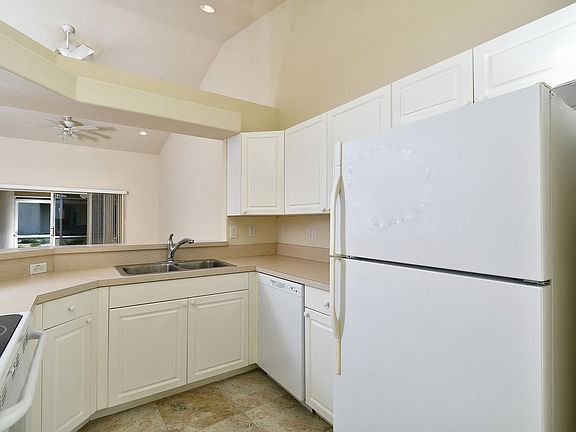 3rd image of 4834 Leonard Blvd S