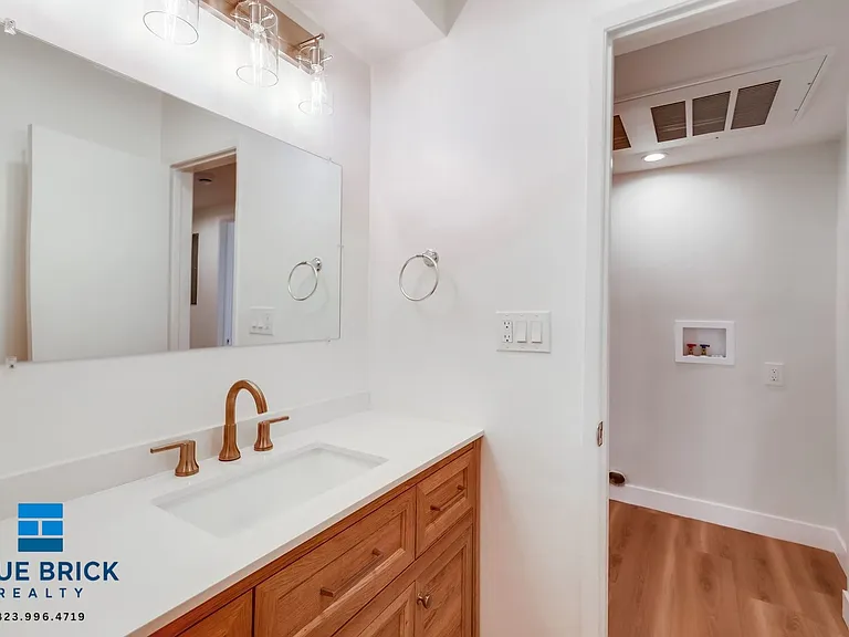 5415 Corteen Pl #22 — Photo 31