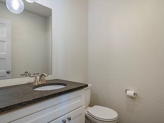 4th image of 967 N Camas Ln