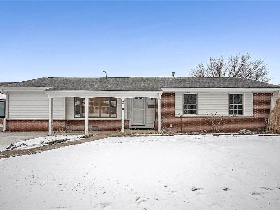 1st image of 210 Brookhaven Dr