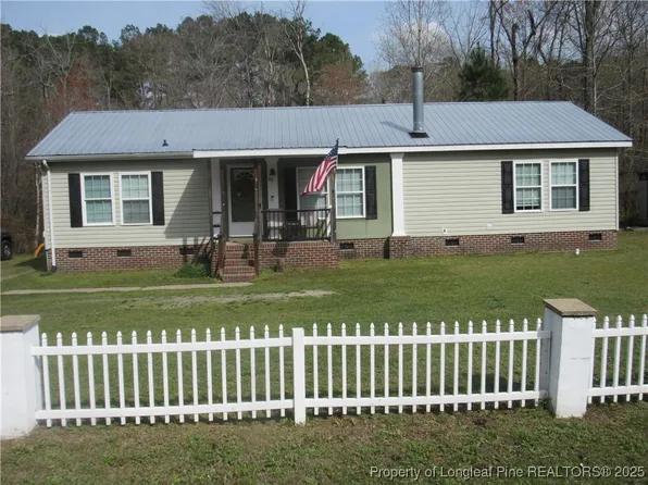 45 Country Walk Ln, Sanford, NC 27332