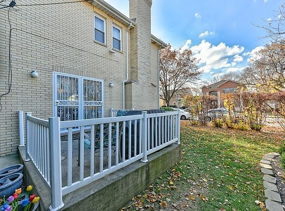 3rd image of 3746 W Columbia Ave