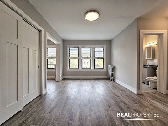2nd image of 4641 N Paulina St #309