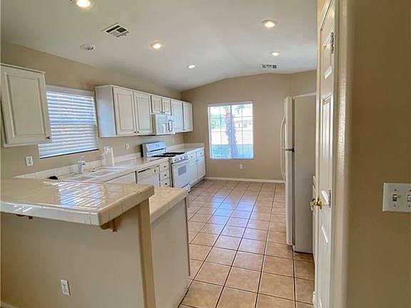 4th image of 289 Deerleap Cir