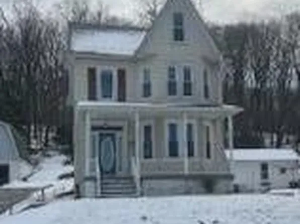 310 Chestnut St, Delta, PA 17314