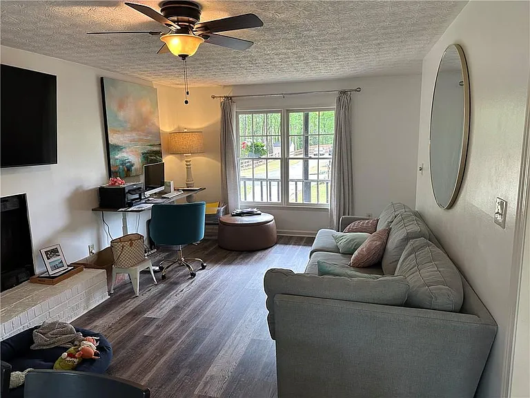 3003 Maple Ln — Photo 8