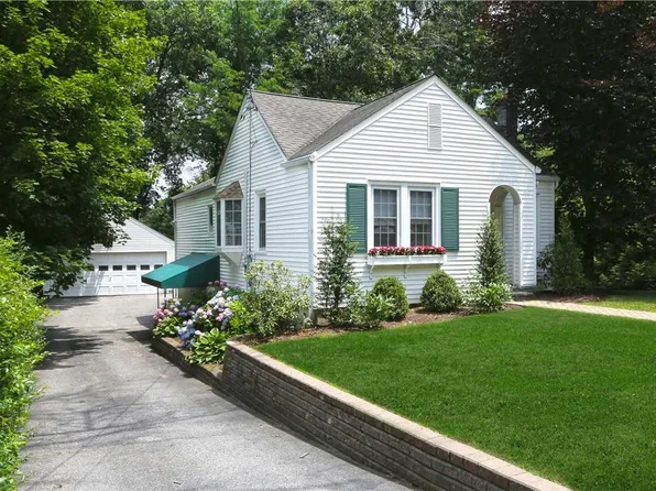 24 Pleasant Street, Katonah, NY 10536