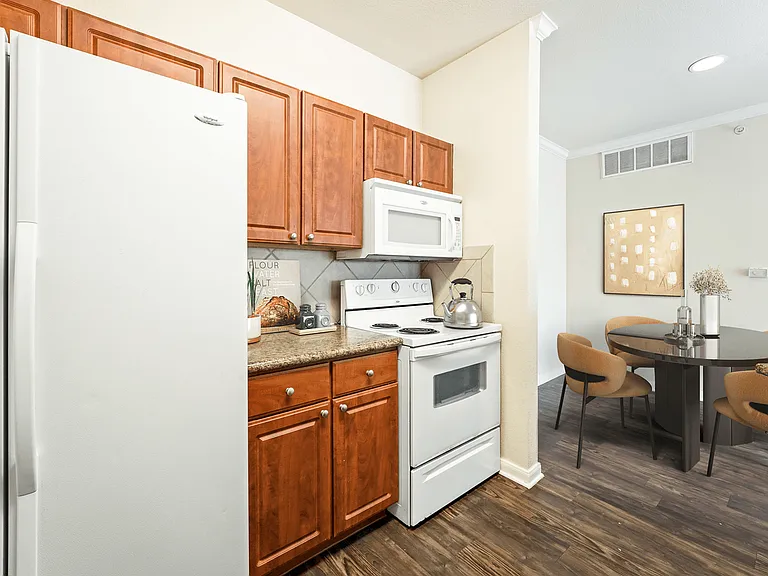 Stonebrook Apartments — Photo 11