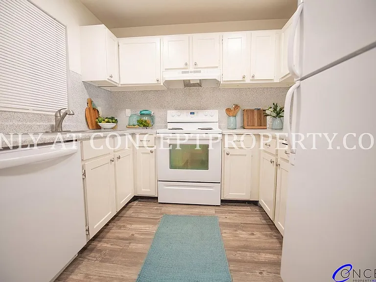 Foothill Terrace — Photo 167